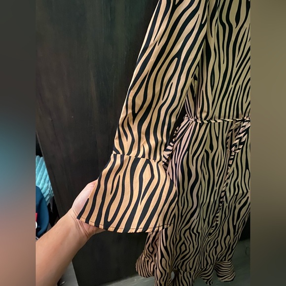Elegant Zebra Print Wrap Dress size S - Picture 2 of 9